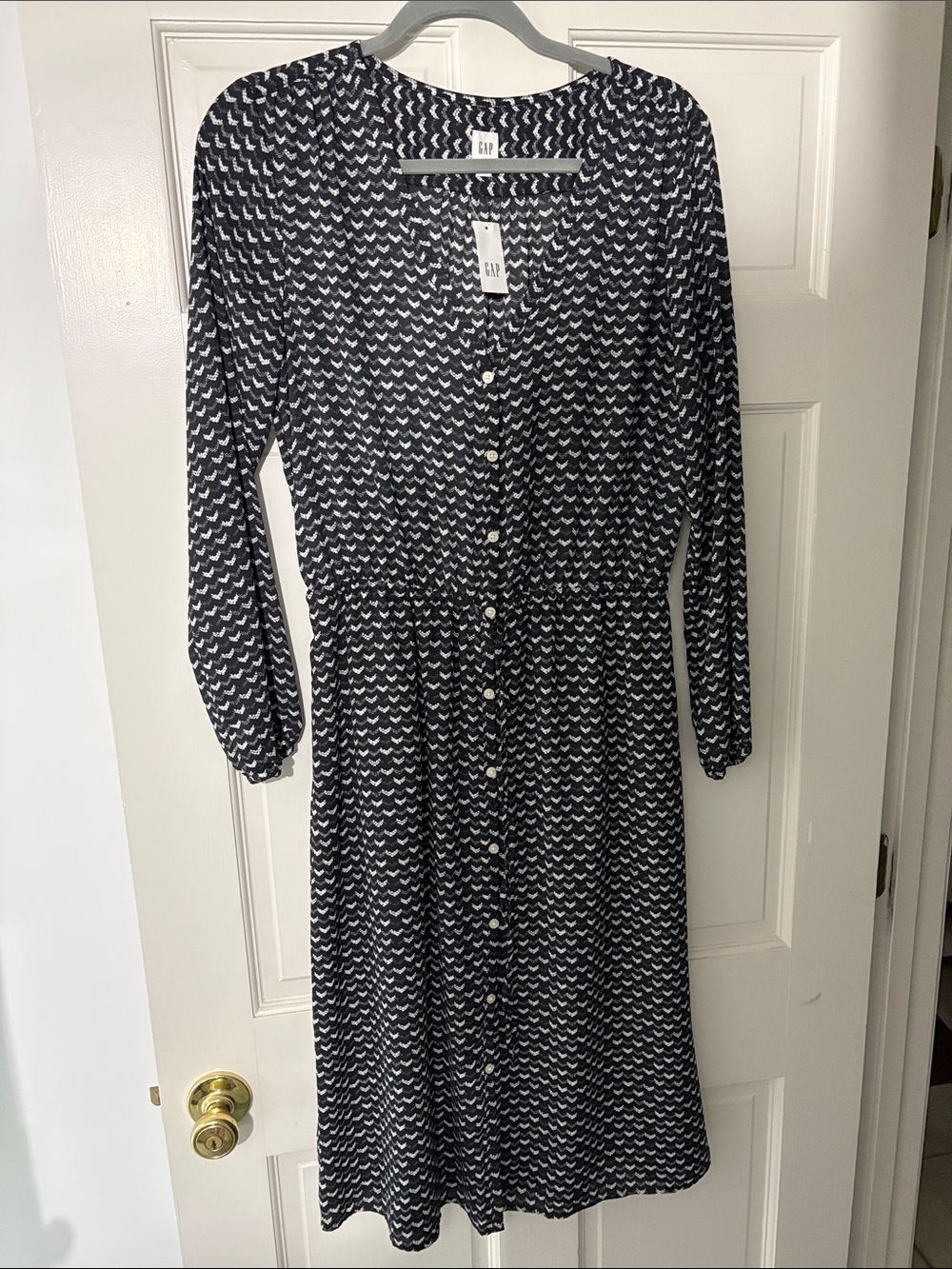 Gap Black and White Printed Button-Front Midi Dress. NWT. Size Medium